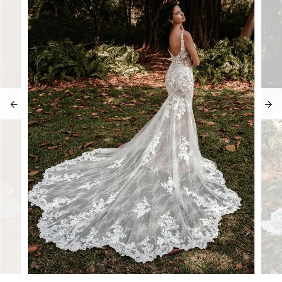 Allure Lace Wedding Dress style 9854 - Picture 3 of 10